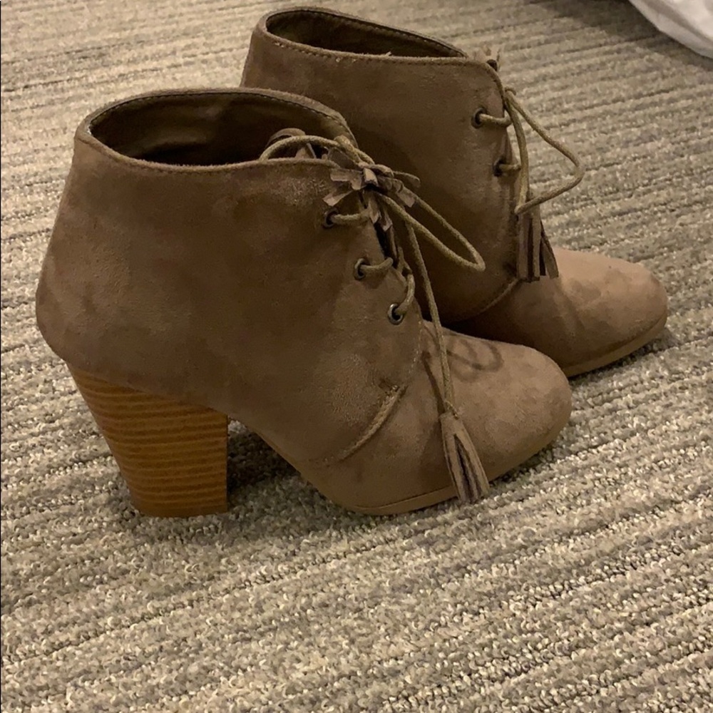 Size 6 beige booties